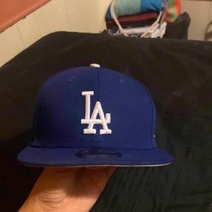 I am selling my LA fitted hat.